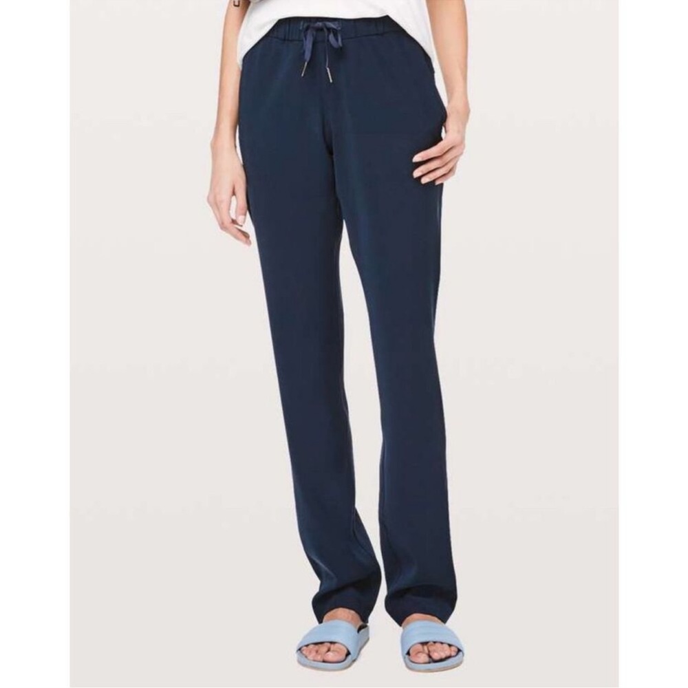 Lululemon On The Fly Pant Woven Tall 33"
True Navy